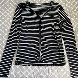 Black and white striped long sleeve tee